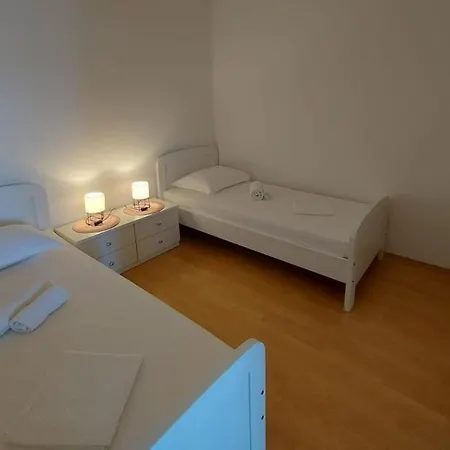 Apartments Gojevic Bol Exterior photo